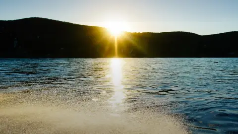 Száguldás a Dunán! – 25 perces motorcsónakos élményhajózás Visegrádon 19