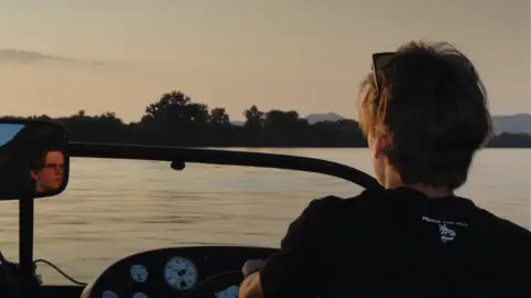 Száguldás a Dunán! – 25 perces motorcsónakos élményhajózás Visegrádon 22