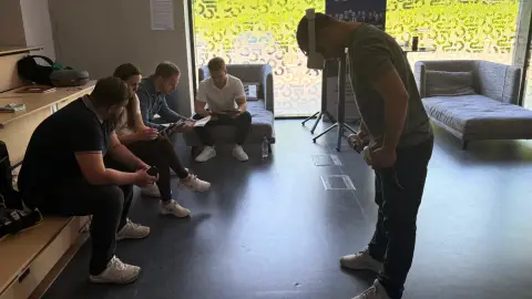 Szimulátoros élményprogram "Extended" – 5-8 fő részére Budaörsön 5