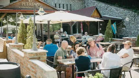 Egri Mesterművek – 6 tételes borkóstoló, 2 fő részére a Szépasszonyvölgyben 5