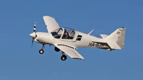 SK61 Bulldog – 60 perces műrepülés élmény Budaörsről indulva! 4