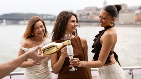 Bottega Prosecco sétahajózás a Dunán korlátlan italfogyasztással 12