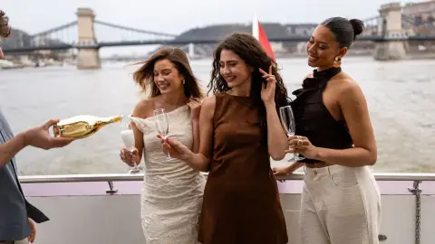 Bottega Prosecco sétahajózás a Dunán korlátlan italfogyasztással 11