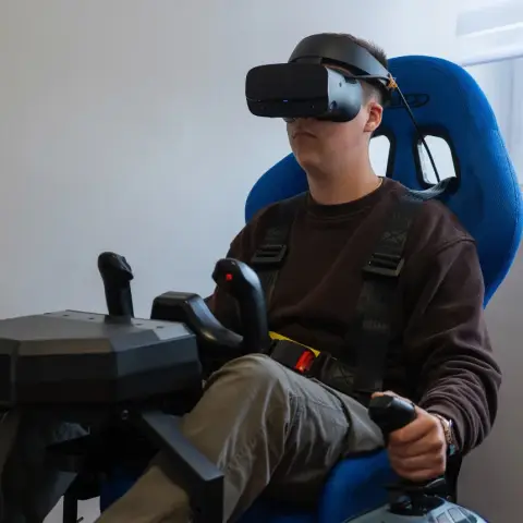 60 perces VR repülőgép szimulátor élmény mozgó platformmal Hajdúszoboszlón