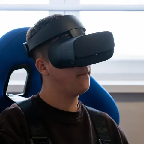 30 perces VR repülőgép szimulátor élmény mozgó platformmal Hajdúszoboszlón