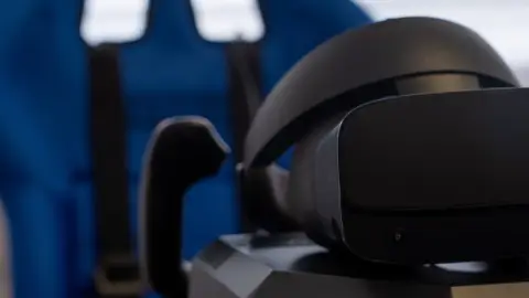 60 perces VR repülőgép szimulátor élmény mozgó platformmal Hajdúszoboszlón 21
