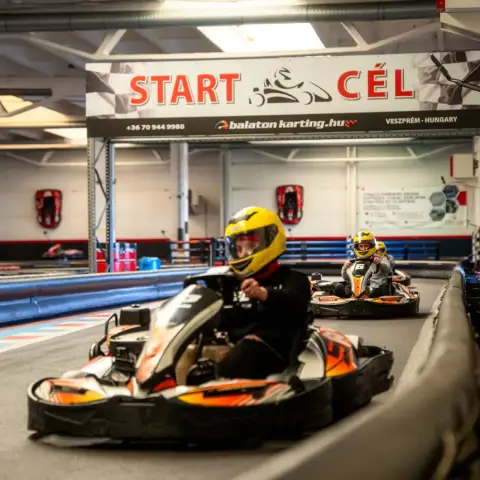 Családi gokartozás exkluzív környezetben a Balatonkarting Veszprém pályáján!