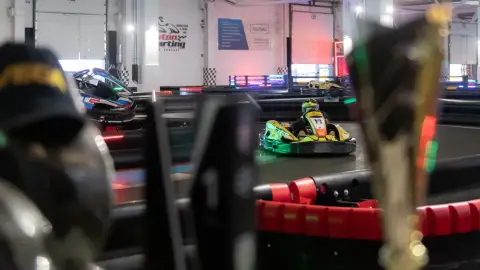 Páros gokartozás exkluzív környezetben a Balatonkarting Veszprém pályáján! 13