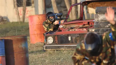 Paintball játék az NMI Paintball profi pályáján, Székesfehérváron 4