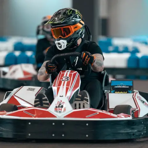 Gokart élmény Székesfehérváron – Ahol a tempó a Te kezedben van!