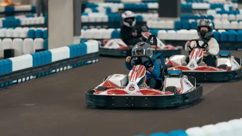 Éljétek át a sebesség örömét együtt! – Csoportos gokart élmény Székesfehérváron 1