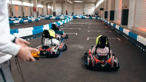 Éljétek át a sebesség örömét együtt! – Csoportos gokart élmény Székesfehérváron 8