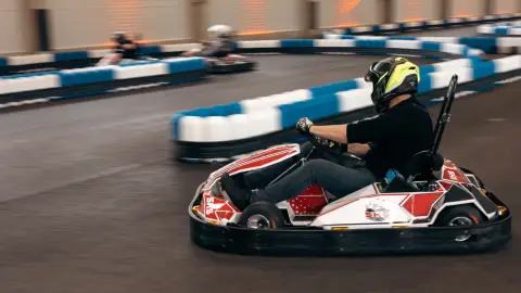 Éljétek át a sebesség örömét együtt! – Csoportos gokart élmény Székesfehérváron 14
