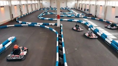 Éljétek át a sebesség örömét együtt! – Csoportos gokart élmény Székesfehérváron 13
