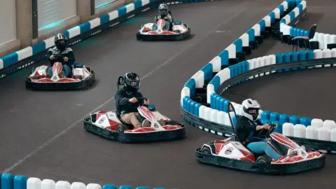 Éljétek át a sebesség örömét együtt! – Csoportos gokart élmény Székesfehérváron 11