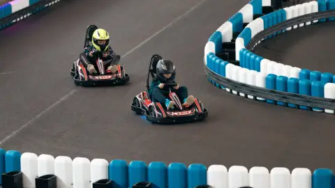 Éljétek át a sebesség örömét együtt! – Csoportos gokart élmény Székesfehérváron 18