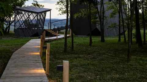 Kettesben 2 éjszaka a prémium Grand Szikla kabinházban 2