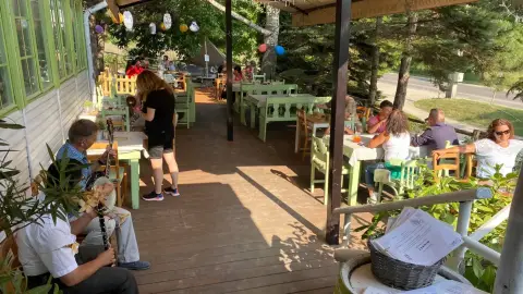 Vacsorázzatok kettesben a Pátyi Cukorborsó Kertvendéglőben 8