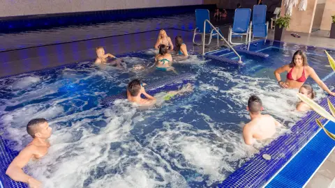 Privát csoportos óra baráti társaságnak, wellness használattal 3