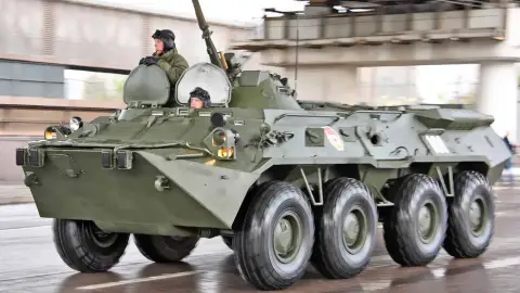Vezess egy igazi harcjárművet! – BTR-80/A élményvezetés Budaörsön 5