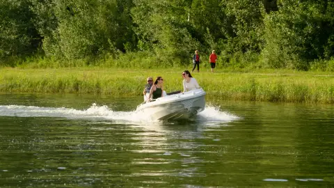 2 órás motorcsónak túra engedély nélkül vezethető ROTO 450 S Family hajóval 2