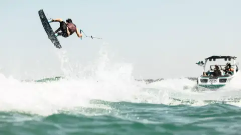 Fullos szörfélmény Budapesten! Wakeboard/wakesurf/wakefoil