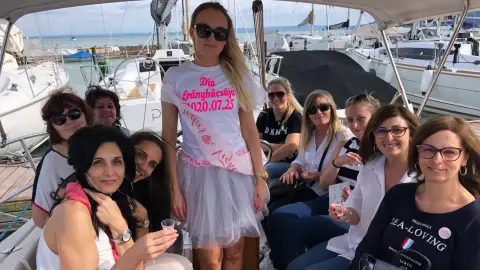 Lánybúcsú hajón a Balaton közepén 5