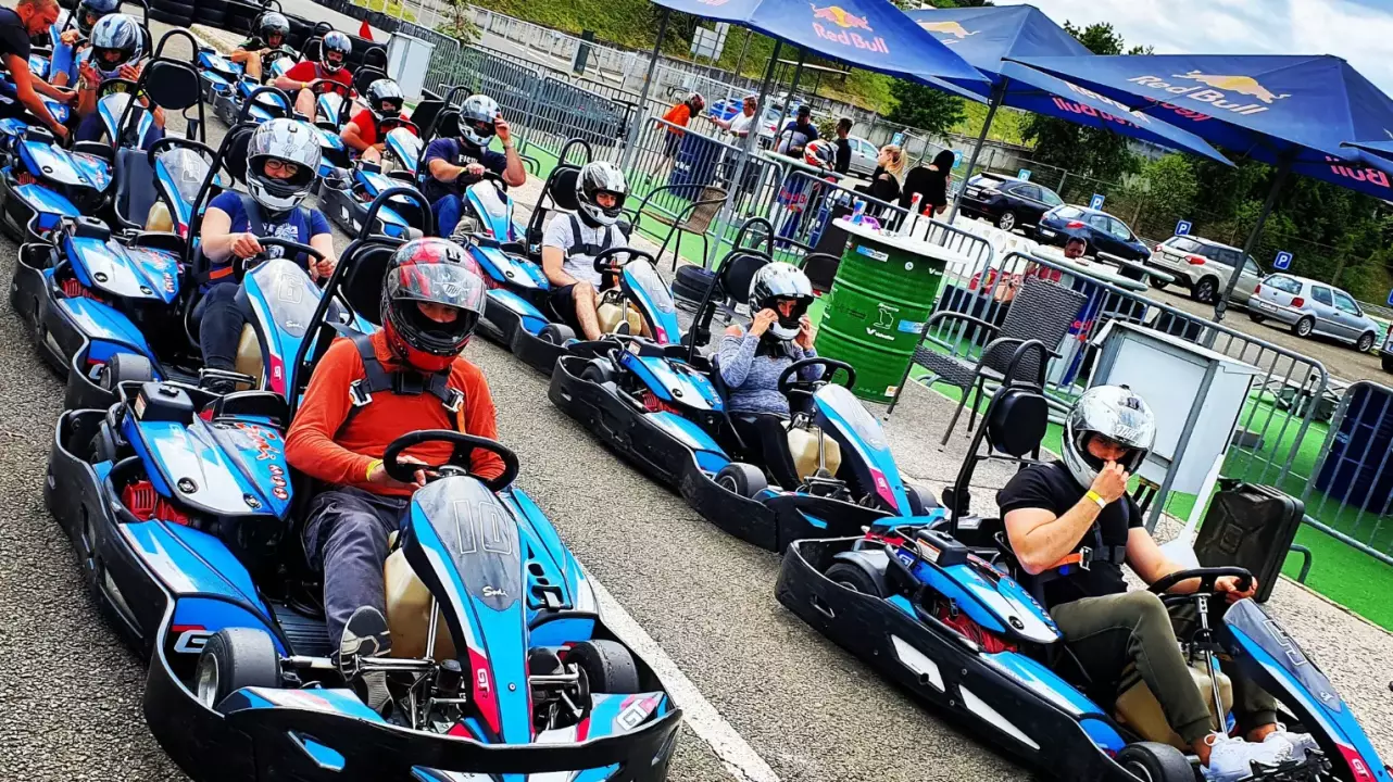 10+1 futamos Gokart bérlet a Hungaroring gokartpályáján (2 fő használhatja fel) fő kép