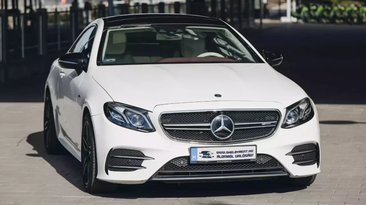 Bérelj egy 2019-es Mercedes E53 AMG-t! fő kép