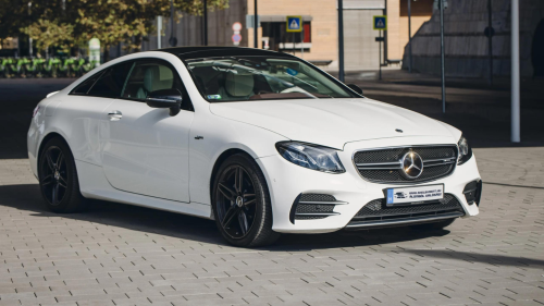 2019-es Mercedes E53 AMG utcai élményvezetés 1