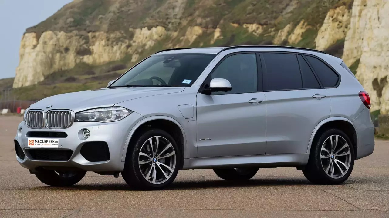 Vagány BMW X5 30D bérlése fő kép