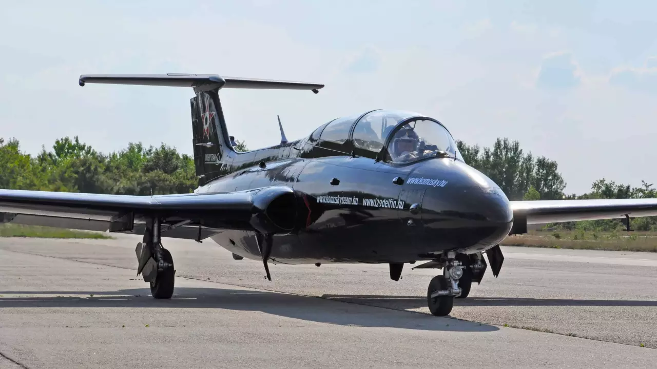 Sétarepülés és műrepülés sugárhajtású vadászrepülőgéppel Tökölön fő kép