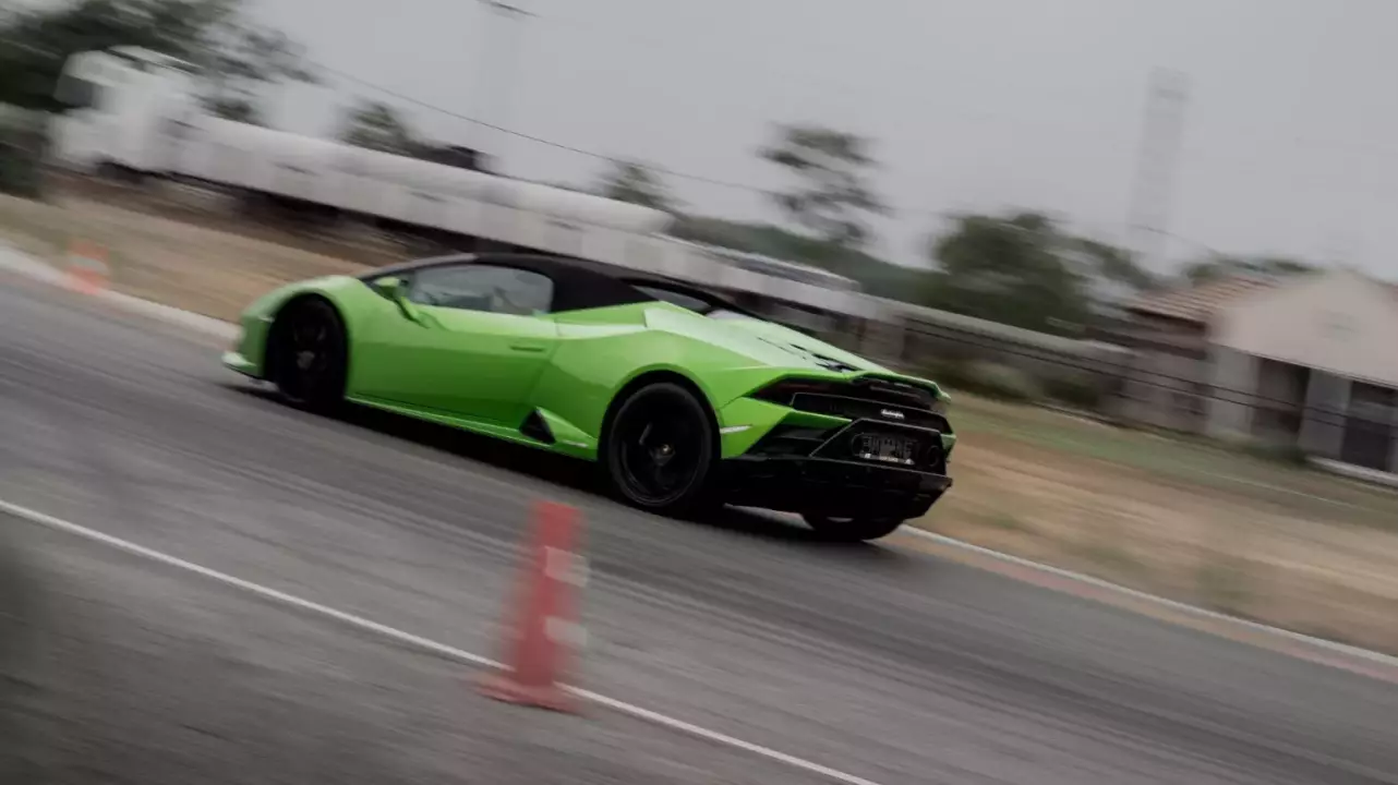 Lamborghini élményautózás gyerekeknek a Kakucs Ringen fő kép