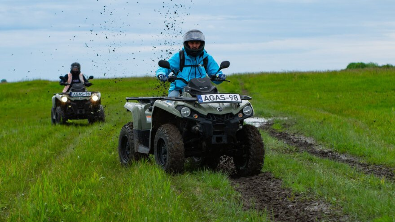 Romantikus quadozás kettesben-1 órás quad túra homoksurfözéssel 2