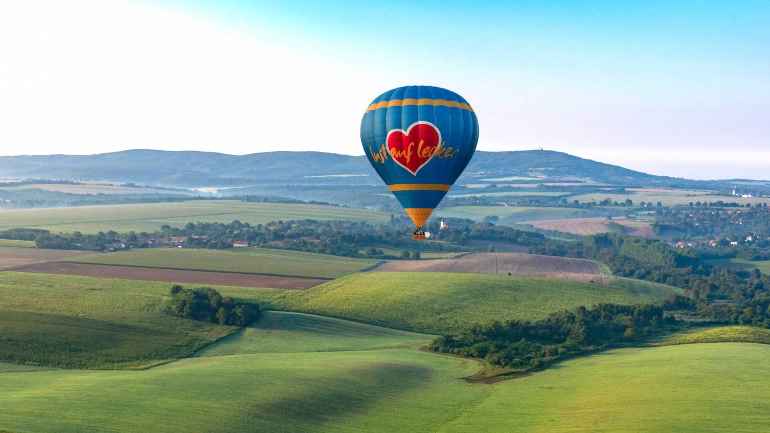 Suhanj hőlégballonnal Eger térségében 1