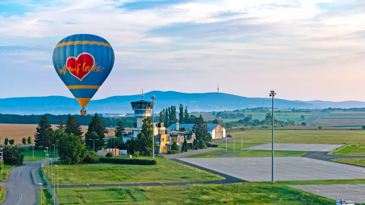 Suhanj hőlégballonnal Pécs felett fő kép