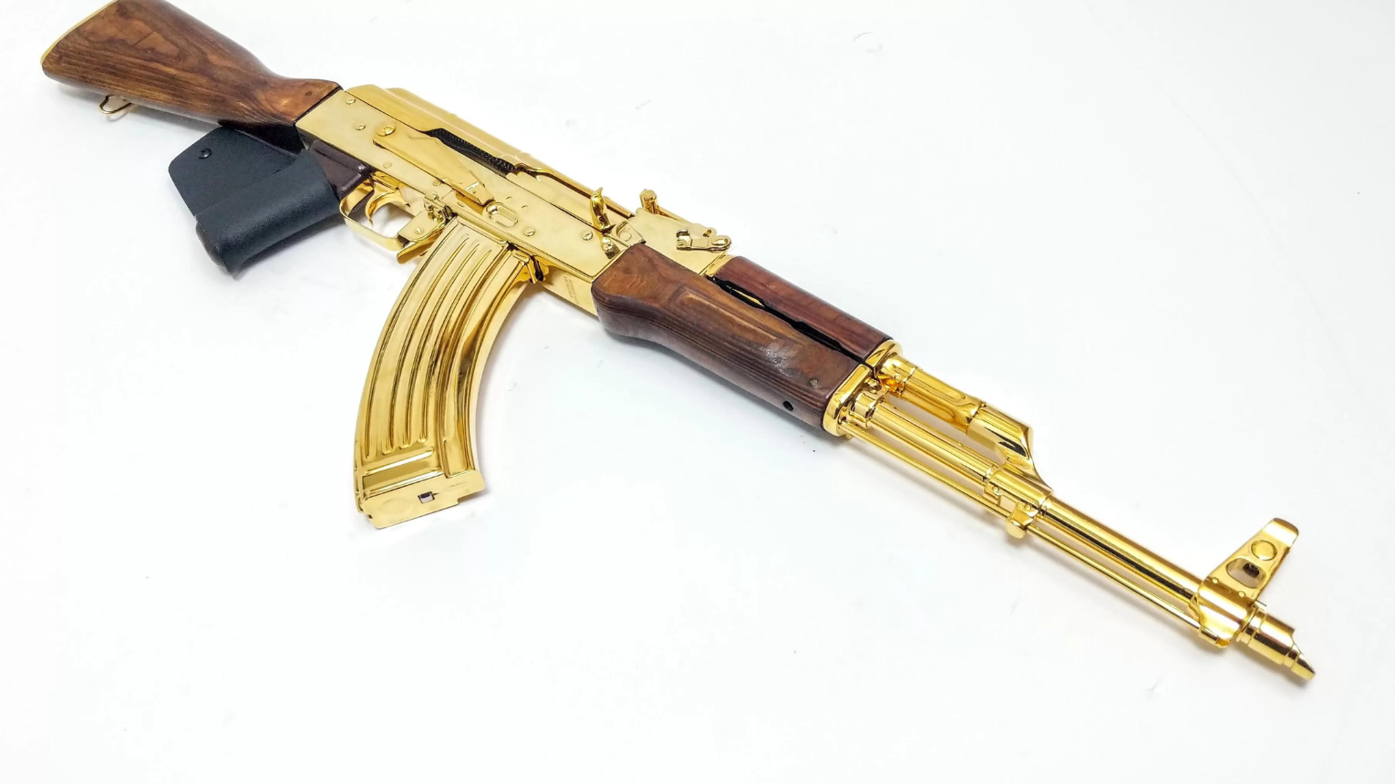 Escobar lövészeti csomag 24 karátos aranyfegyverekkel 4