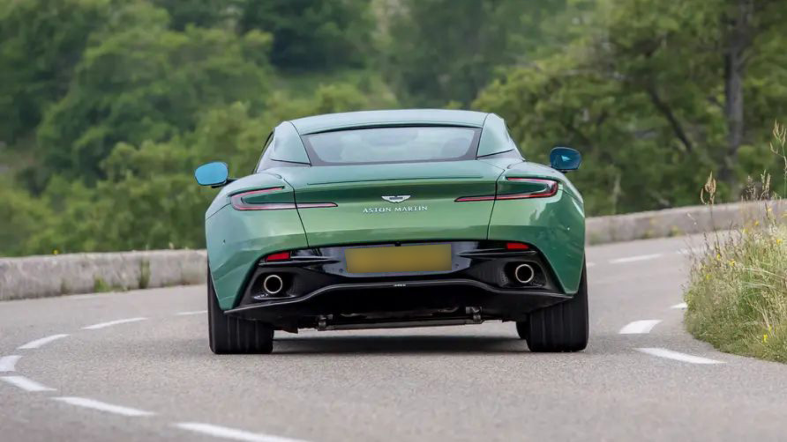 Aston Martin DB11 élményvezetés a Kakucs Ringen 4