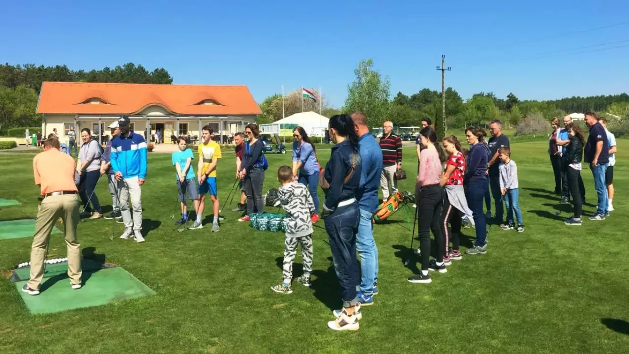 Golf a Balatonon 10-20 fő részére fő kép