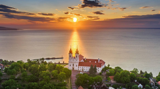 Csobbanjunk a Balcsiban! Sárkányrepülővel irány a Balaton kosár