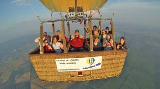 Csoportos Ballonos repülés balatoni panorámával 10 fő részére kosár