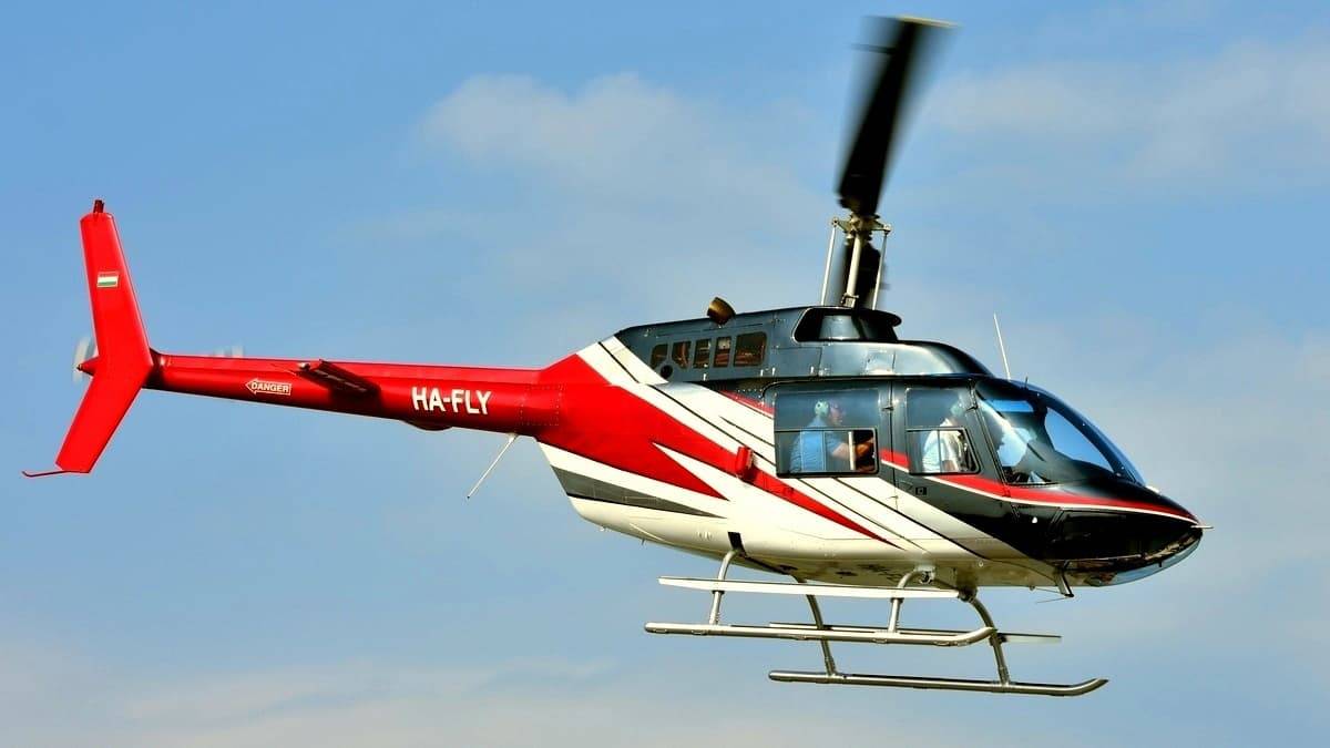 Nappali helikopterezés Budapest felett 4 utas részére BELL-206-tal