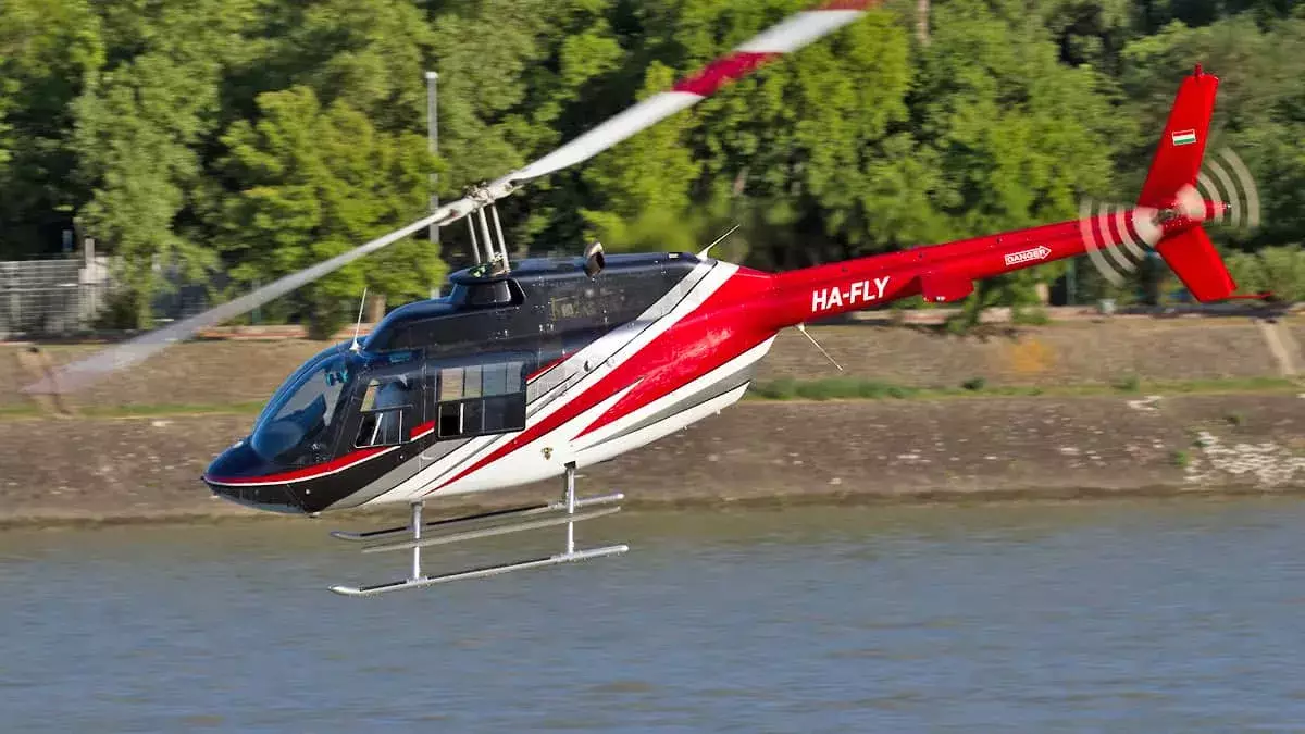 Nappali helikopterezés Budapest felett 4 utas részére BELL-206-tal fő kép