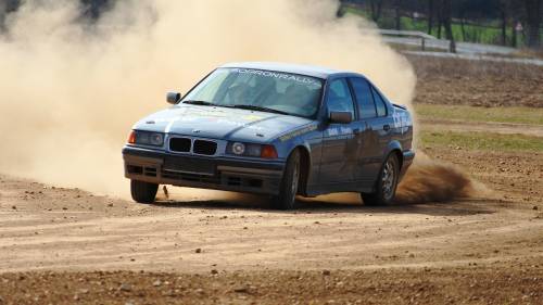 BMW 325i-vel csapatás 1,5 km-es rallycross pályán Sopron mellett* 1