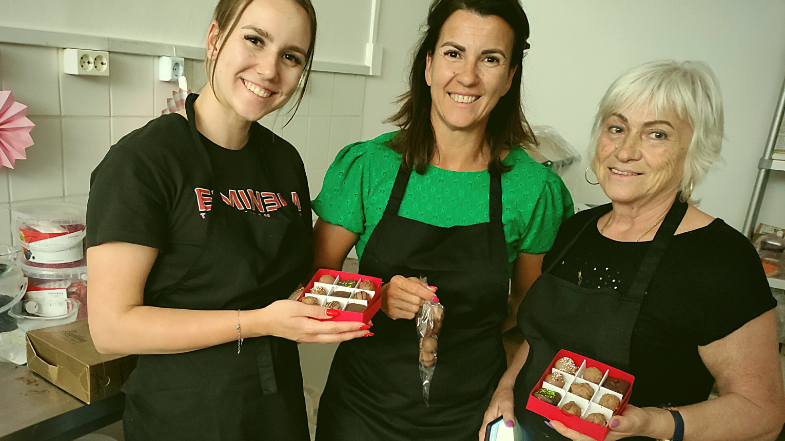 Mártott vágott bonbon és töltött trüffel golyó készítő tanfolyam 4