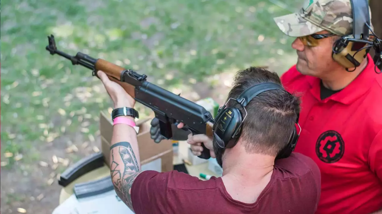 60 LÖVÉS 7 FEGYVERREL a budapesti B-Pro Lőtéren - MAX csomag fő kép