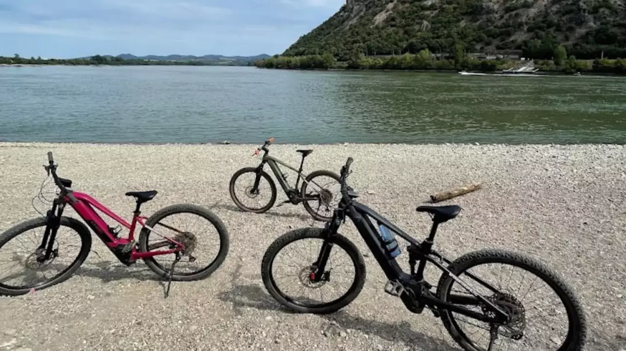 Duna party tekergés – E-MTB bringatúra Szentendréről fő kép