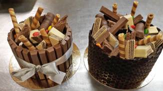 Csokoládé fantázia torta készítés és csokoládé díszítések kurzus kosár