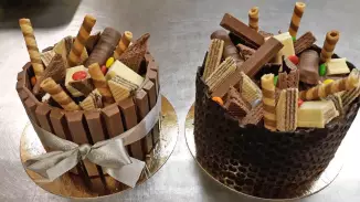 Csokoládé fantázia torta készítés és csokoládé díszítések kurzus