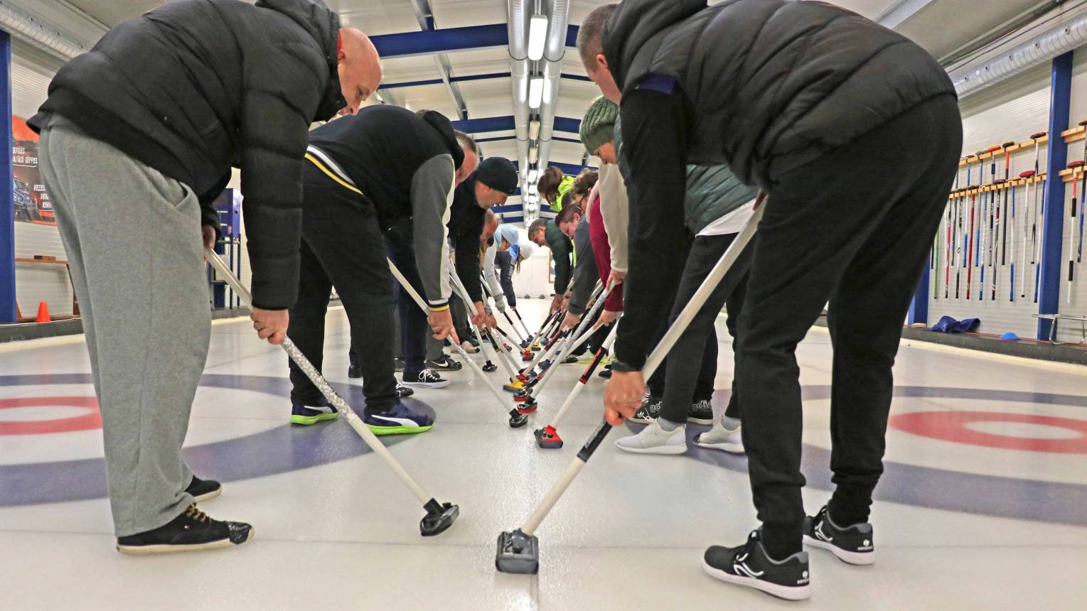 Curling verseny haverokkal 8 fő részére 1 pálya